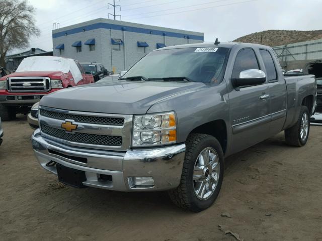 1GCRKSE74DZ170477 - 2013 CHEVROLET SILVERADO GRAY photo 2