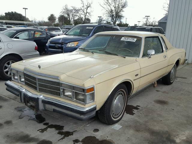 FP22H9G121846 - 1979 CHRYSLER LEBARON YELLOW photo 2