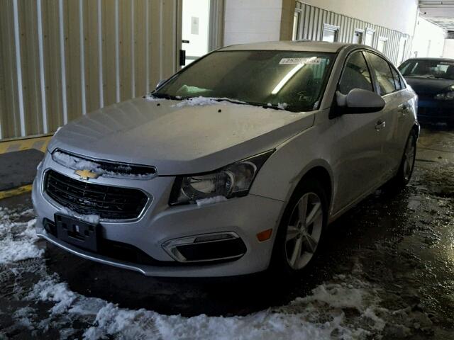 1G1PE5SB9F7201822 - 2015 CHEVROLET CRUZE LT SILVER photo 2