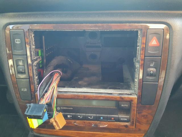 WVWWH63B32E024107 - 2002 VOLKSWAGEN PASSAT GLX 蓝色 照片 9