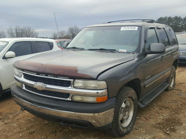 1GNEK13T81R113842 - 2001 CHEVROLET TAHOE K150 GRAY photo 2