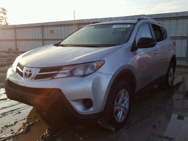 2T3ZFREV2FW133443 - 2015 TOYOTA RAV4 LE Gümüş foto 2