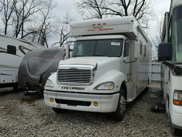 1FVAA6CV44LM42414 - 2004 FREIGHTLINER CONVENTION WHITE photo 2