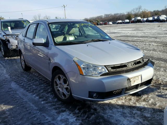 1FAHP35NX8W296292 - 2008 FORD FOCUS SE SILVER photo 1