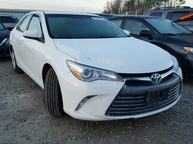 4T1BF1FK0HU364375 - 2017 TOYOTA CAMRY LE WHITE photo 1