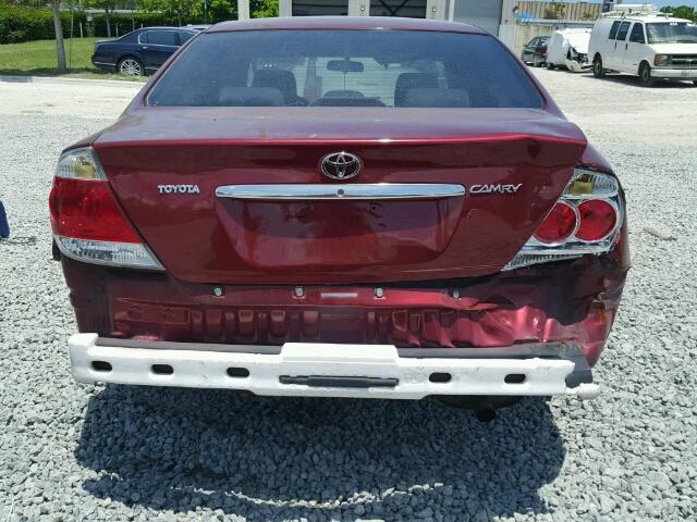 4T1BE32KX5U098105 - 2005 TOYOTA CAMRY LE RED photo 10