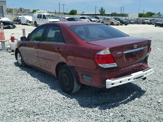 4T1BE32KX5U098105 - 2005 TOYOTA CAMRY LE RED photo 3
