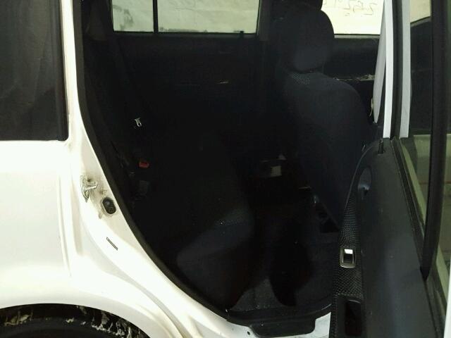 JTLKT334654029524 - 2005 TOYOTA SCION XB 白色 照片 6