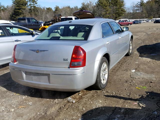 2C3KA53G76H460762 - 2006 CHRYSLER 300 TOURIN SILVER photo 4