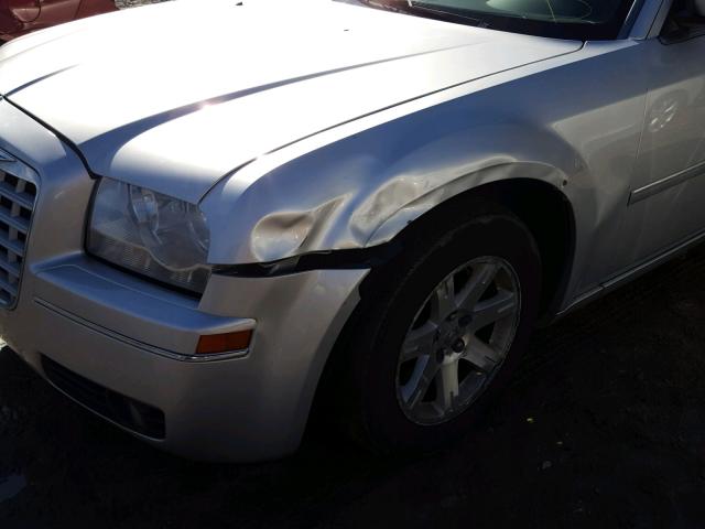 2C3KA53G76H460762 - 2006 CHRYSLER 300 TOURIN SILVER photo 9