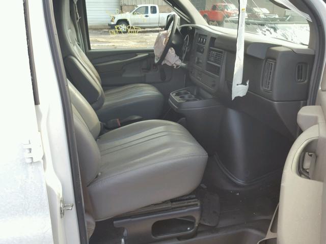 1GCSGAFX9D1163261 - 2013 CHEVROLET EXPRESS G1 WHITE photo 5