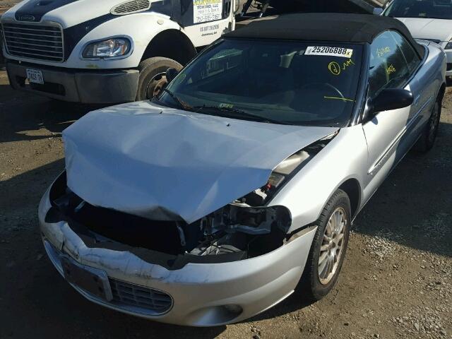 1C3EL55U81N562419 - 2001 CHRYSLER SEBRING LX SILVER photo 2