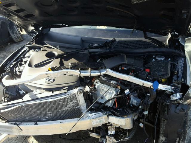 SJKCH5CR3HA020727 - 2017 INFINITI QX30 BASE SILVER photo 7