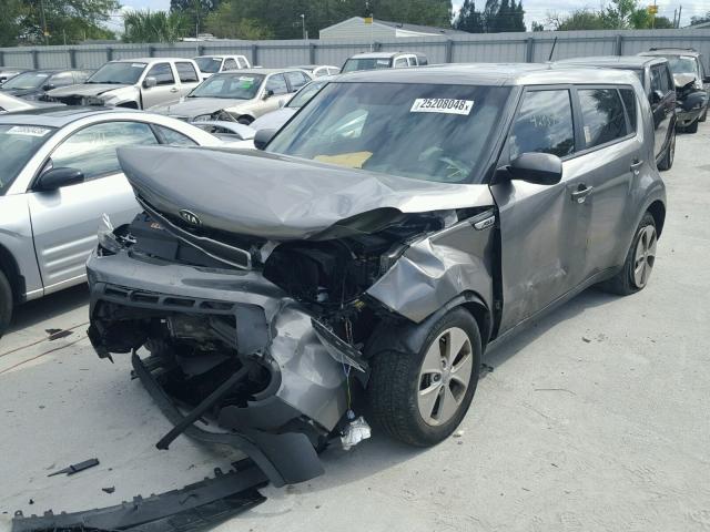 KNDJN2A23G7287644 - 2016 KIA SOUL GRAY photo 2