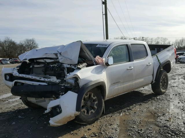 3TMCZ5AN0HM067796 - 2017 TOYOTA TACOMA DOU WHITE photo 2