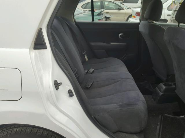 3N1BC11E69L464011 - 2009 NISSAN VERSA S WHITE photo 6