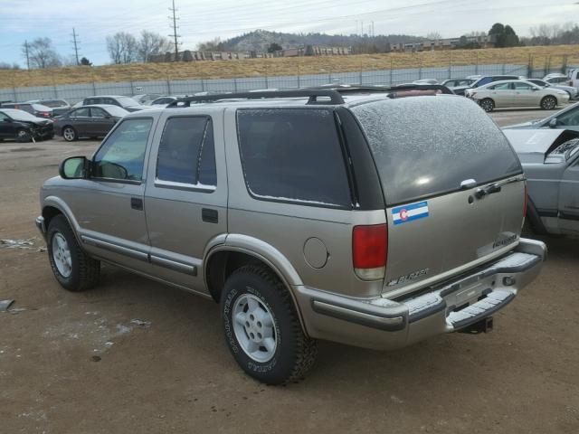 1GNDT13W7X2229389 - 1999 CHEVROLET BLAZER BEIGE photo 3