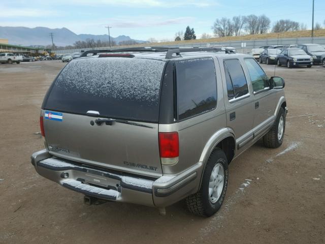 1GNDT13W7X2229389 - 1999 CHEVROLET BLAZER BEIGE photo 4