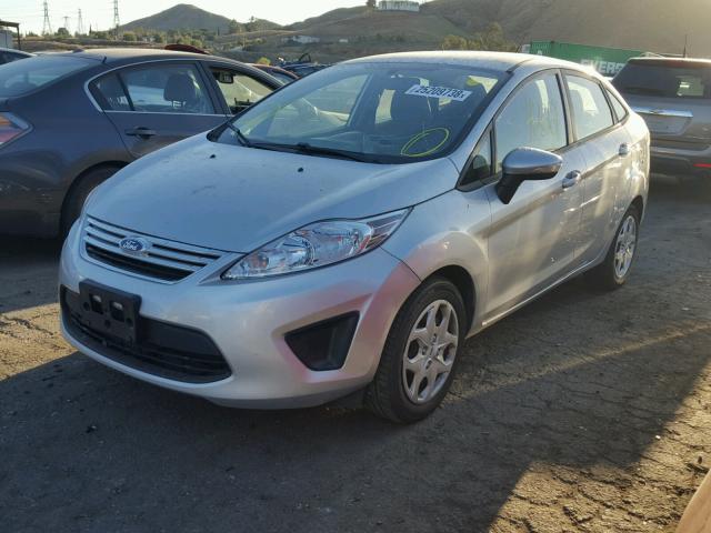 3FADP4BJ0DM226252 - 2013 FORD FIESTA SE SILVER photo 2