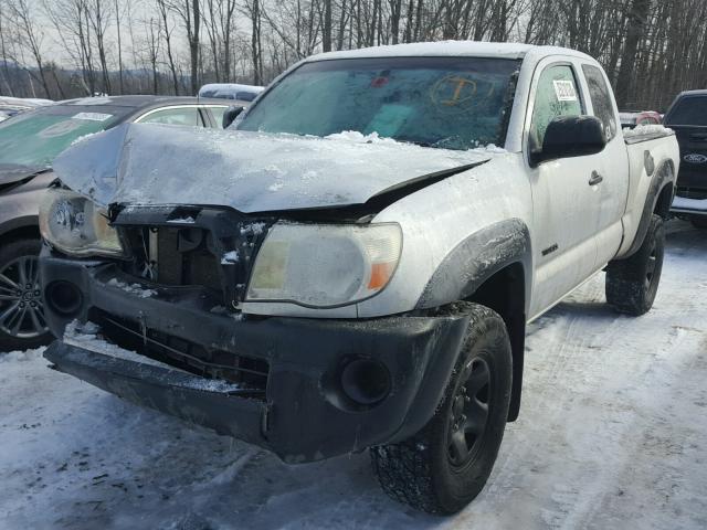 5TEUX42N88Z553844 - 2008 TOYOTA TACOMA ACC SILVER photo 2