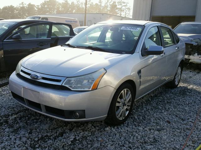 1FAHP35N48W185205 - 2008 FORD FOCUS SE SILVER photo 2