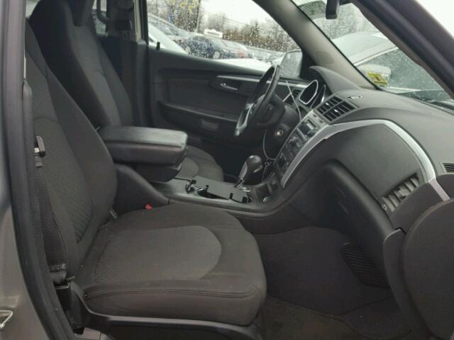 1GNKVGED1BJ238460 - 2011 CHEVROLET TRAVERSE L SILVER photo 5