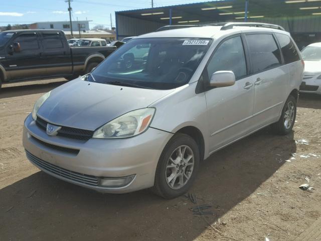 5TDBA22C24S025767 - 2004 TOYOTA SIENNA XLE SILVER photo 2