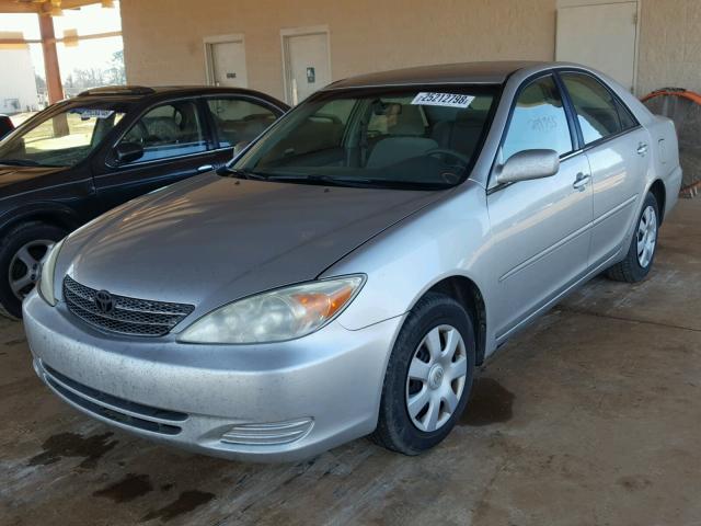 4T1BE32K13U769156 - 2003 TOYOTA CAMRY LE SILVER photo 2