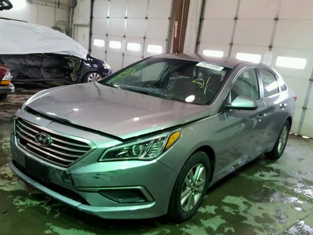 5NPE24AF5HH567992 - 2017 HYUNDAI SONATA SE GRAY photo 2