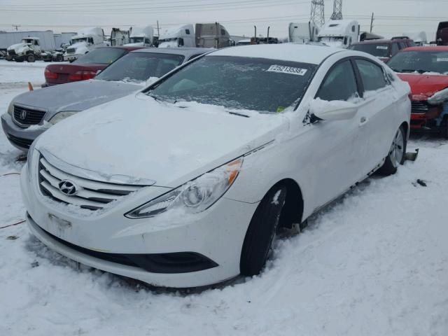 5NPEB4ACXEH815834 - 2014 HYUNDAI SONATA GLS WHITE photo 2