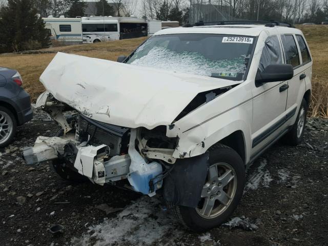 1J4GR48K45C630542 - 2005 JEEP GRAND CHER WHITE photo 2