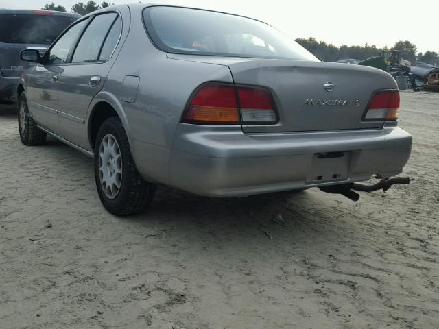 JN1CA21DXXT826731 - 1999 NISSAN MAXIMA GLE SILVER photo 3