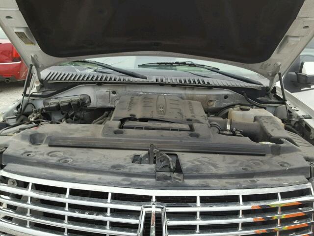 5LMJJ2H55BEJ00378 - 2011 LINCOLN NAVIGATOR 白色 照片 7