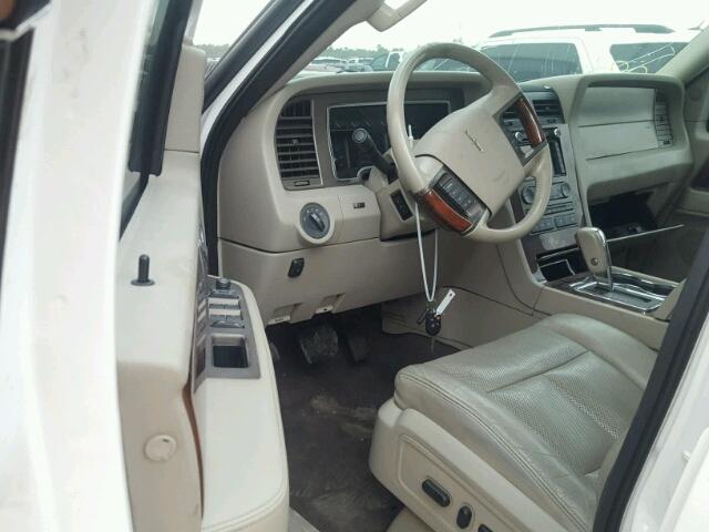 5LMJJ2H55BEJ00378 - 2011 LINCOLN NAVIGATOR 白色 照片 9