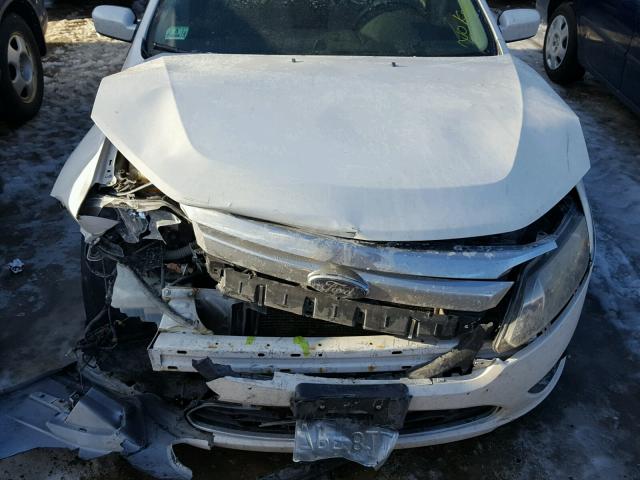 3FAHP0HA3AR164331 - 2010 FORD FUSION SE WHITE photo 7