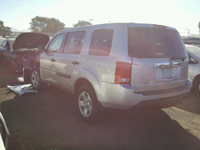 5FNYF3H24FB033313 - 2015 HONDA PILOT LX SILVER photo 3