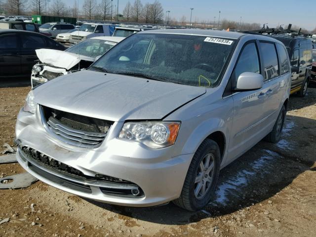 2A4RR8DG6BR641191 - 2011 CHRYSLER TOWN & COU SILVER photo 2