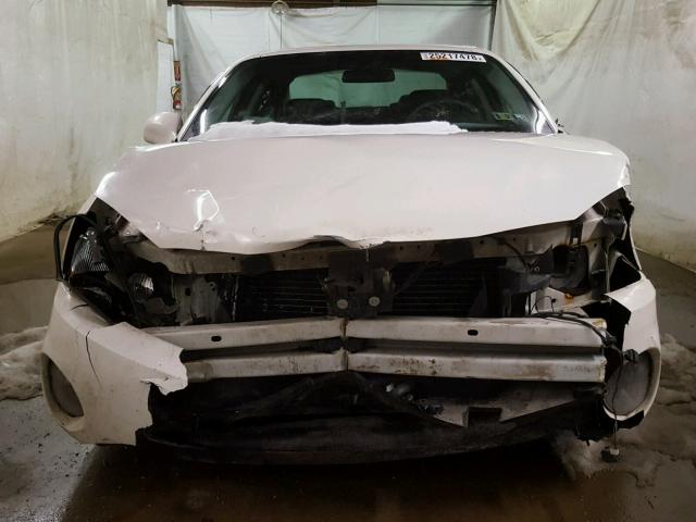 2G2WP552071192441 - 2007 PONTIAC GRAND PRIX WHITE photo 9