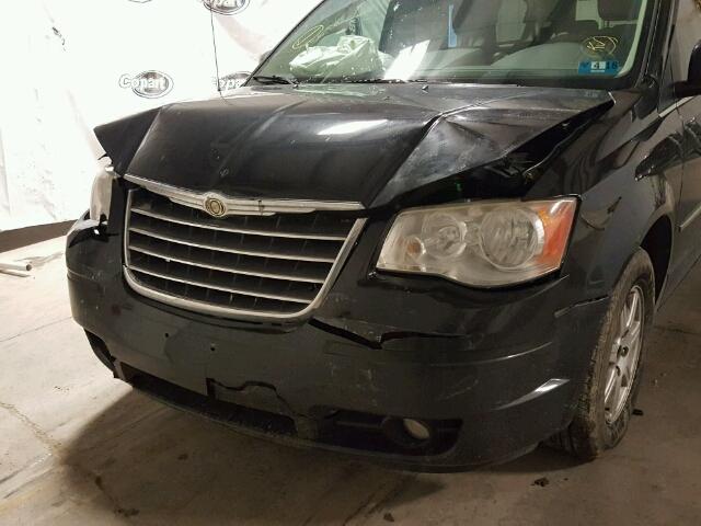 2A4RR5D12AR228189 - 2010 CHRYSLER TOWN & COU BLACK photo 9