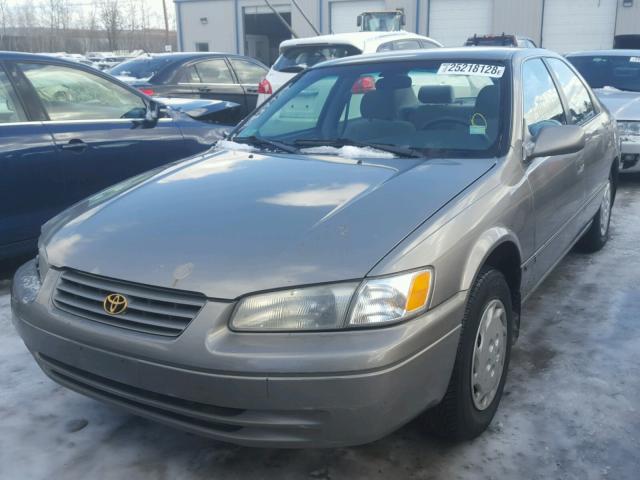 4T1BG22K9VU153387 - 1997 TOYOTA CAMRY CE GRAY photo 2