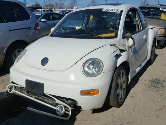 3VWDD21C01M423652 - 2001 VOLKSWAGEN NEW BEETLE WHITE photo 2