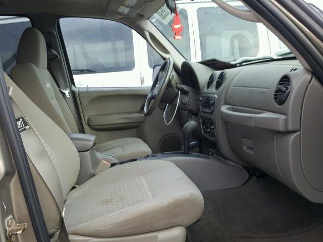 1J4GL38K55W669828 - 2005 JEEP LIBERTY RE BEIGE photo 5