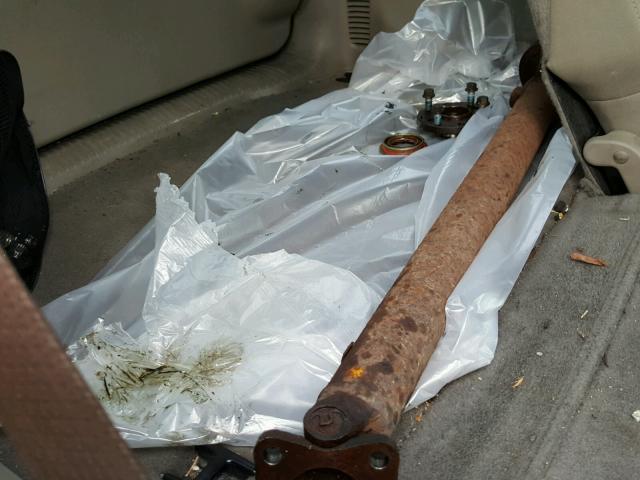 1J4GL38K55W669828 - 2005 JEEP LIBERTY RE BEIGE photo 9