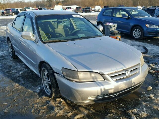 1HGCF86661A044720 - 2001 HONDA ACCORD VAL SILVER photo 1