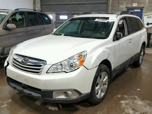 4S4BRCGC6A3342497 - 2010 SUBARU OUTBACK 2. WHITE photo 2