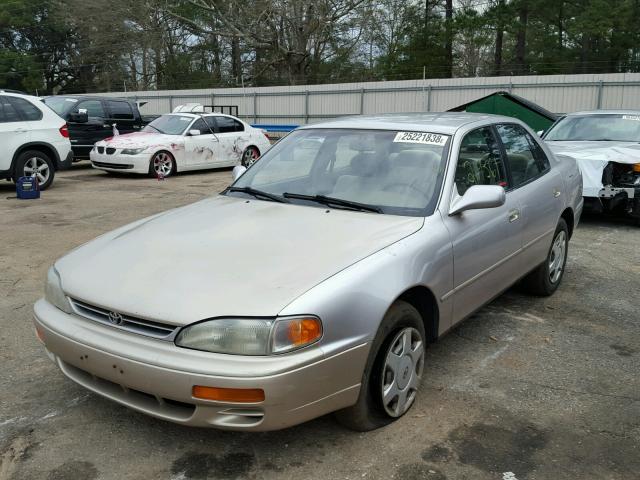 JT2BF12K2T0173320 - 1996 TOYOTA CAMRY LE TAN photo 2
