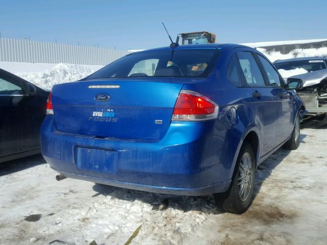 1FAHP3FN5AW289979 - 2010 FORD FOCUS SE BLUE photo 4