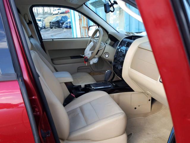 1FMCU0E70CKB81192 - 2012 FORD ESCAPE LIM RED photo 5