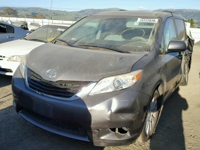 5TDJK3DC0BS019989 - 2011 TOYOTA SIENNA LE CHARCOAL photo 2