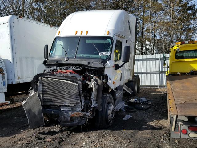 1FUJGLBG5DSBZ6468 - 2013 FREIGHTLINER CASCADIA 1 WHITE photo 2